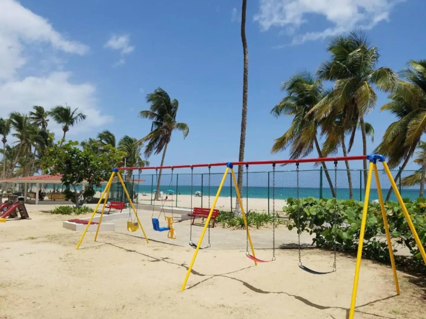 Sunset Paradise Cozy Beachfront Escape - Isla Verde San Juan Eksteriør billede