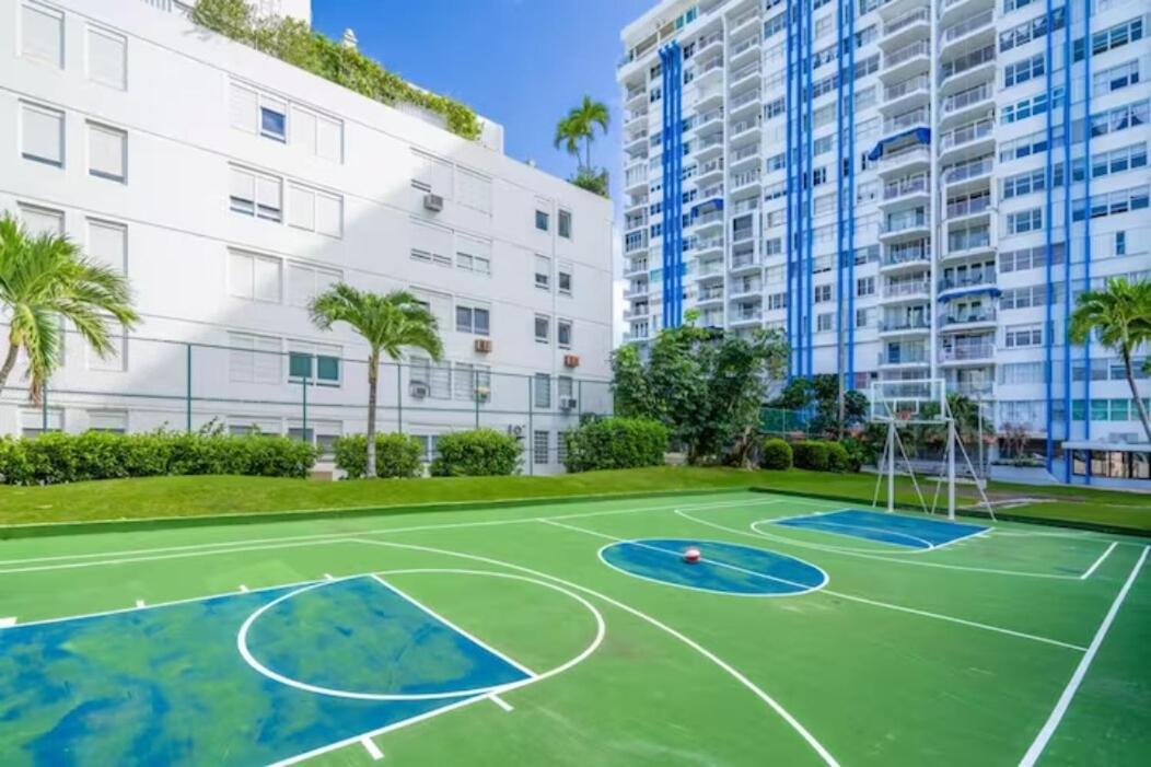 Sunset Paradise Cozy Beachfront Escape - Isla Verde San Juan Eksteriør billede