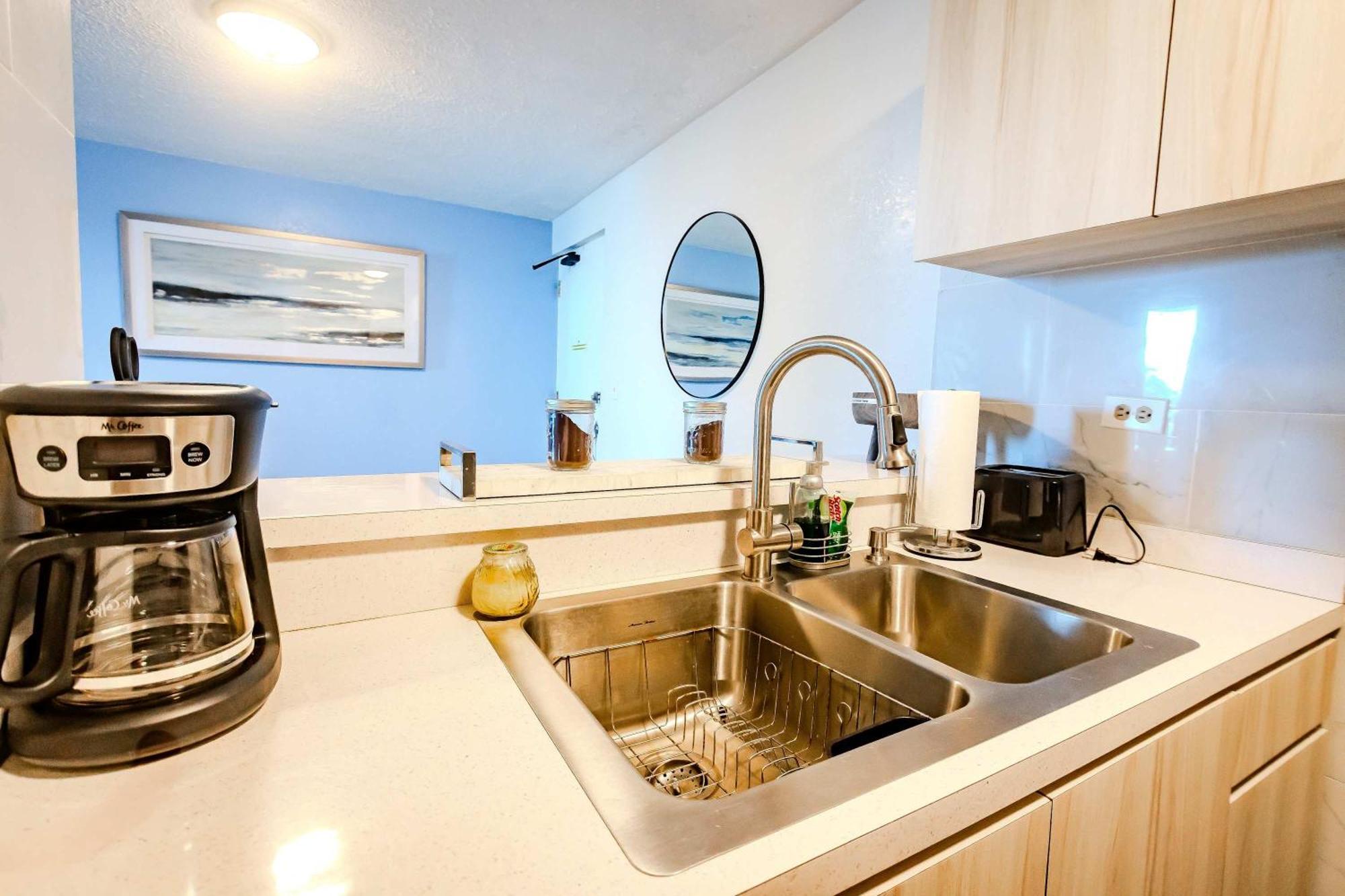 Sunset Paradise Cozy Beachfront Escape - Isla Verde San Juan Eksteriør billede