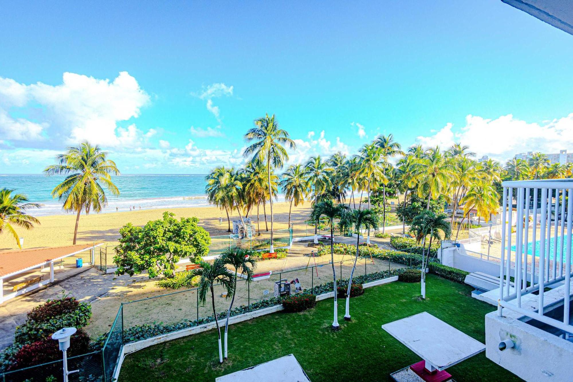 Sunset Paradise Cozy Beachfront Escape - Isla Verde San Juan Eksteriør billede